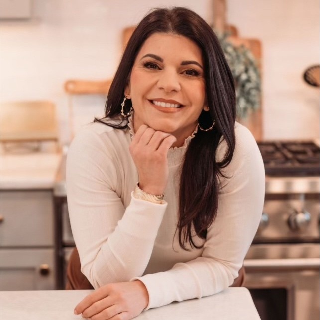 Headshot Leslee Maybrown 09 10 25 1 - Our Team